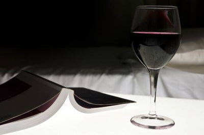 Mito o realidad: ¿Una copa de vino te ayuda a dormir mejor?